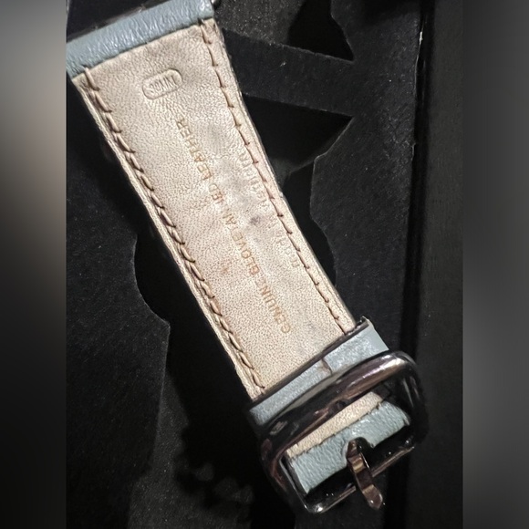 🌟Rare/HTF Coach Tea Rose Apple Watch Band- Firm PRICE! - Picture 4 of 6